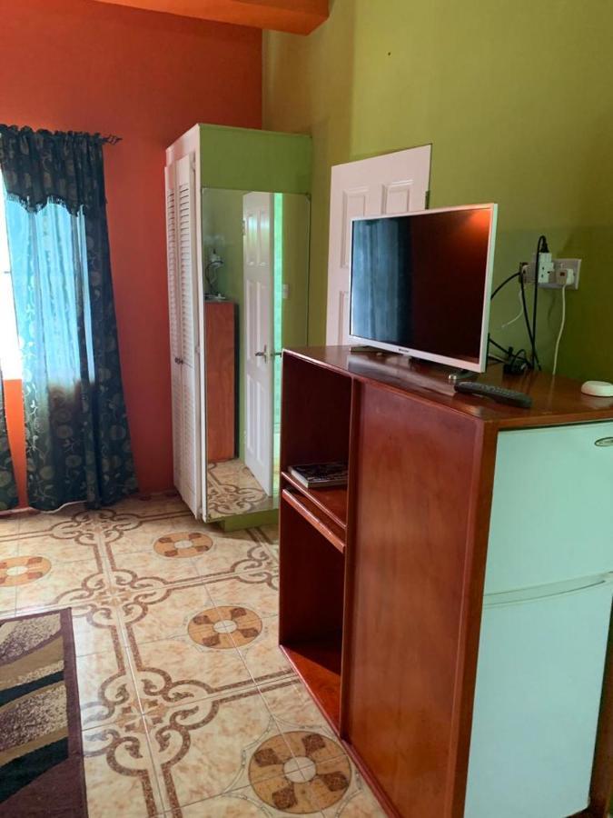 North Bay Inn Sauteurs Екстериор снимка