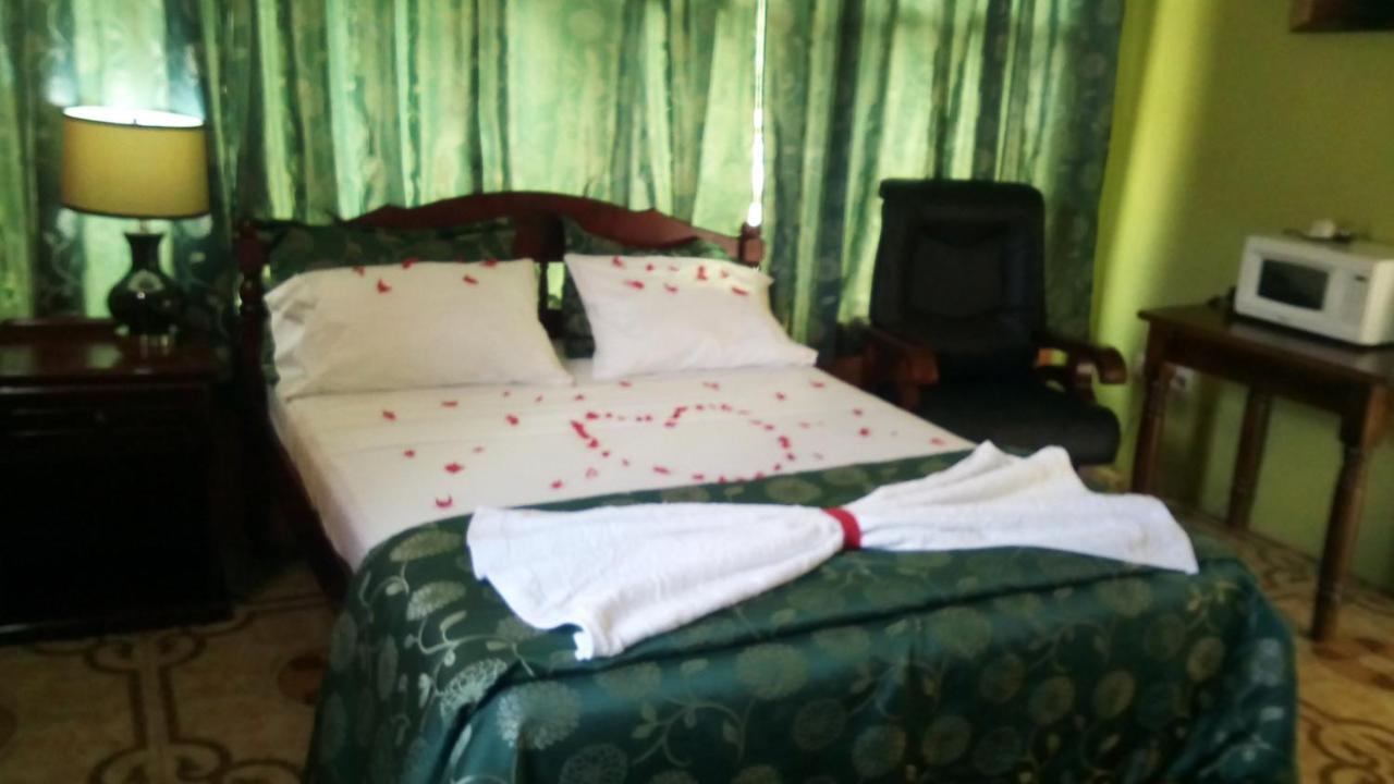 North Bay Inn Sauteurs Екстериор снимка